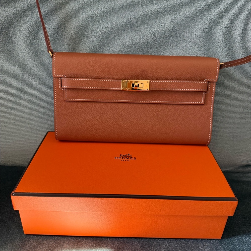 Hermes Tan Brown Kelly Crossbody with Gold Closure